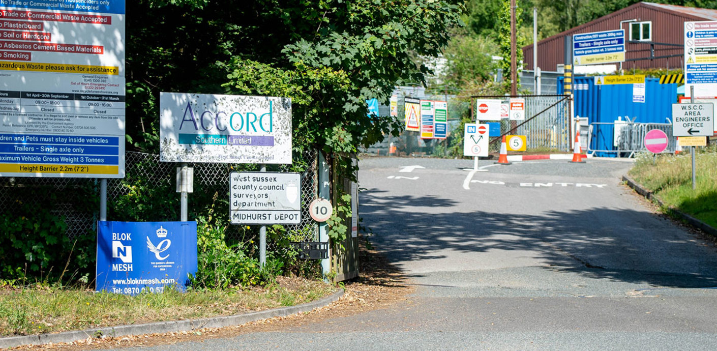 nojs Entrance of Midhurst recycling centre